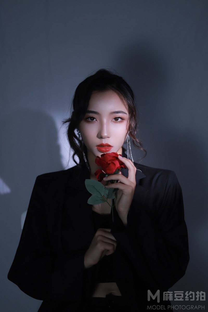 情绪模特