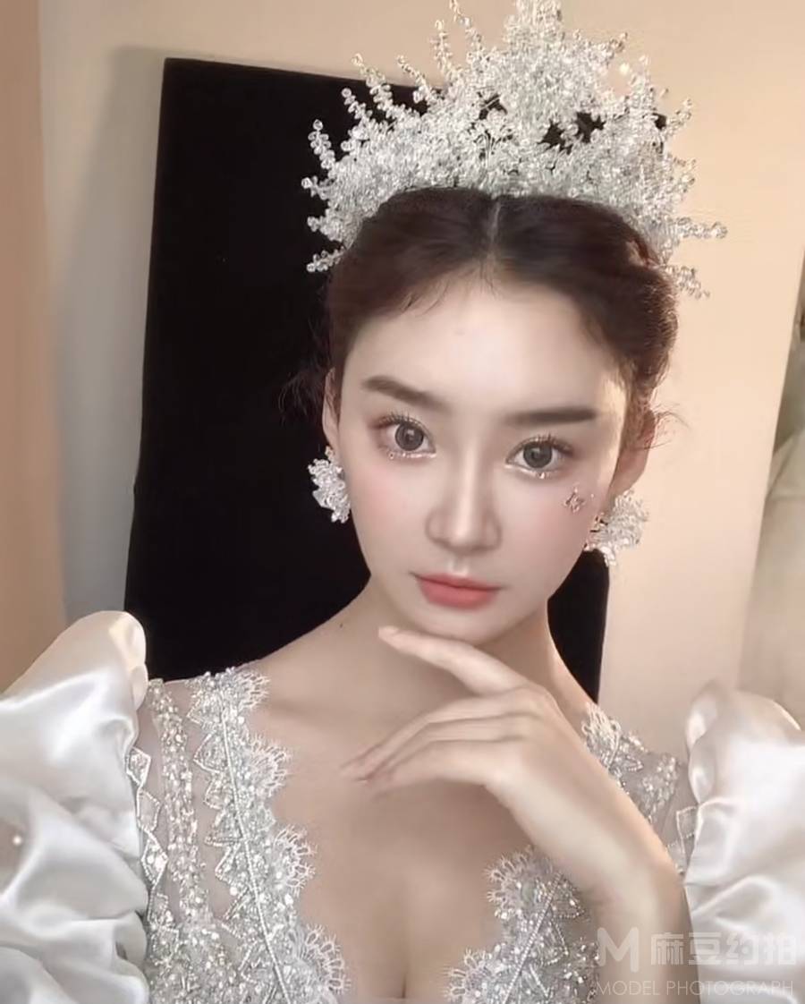 妆容模特