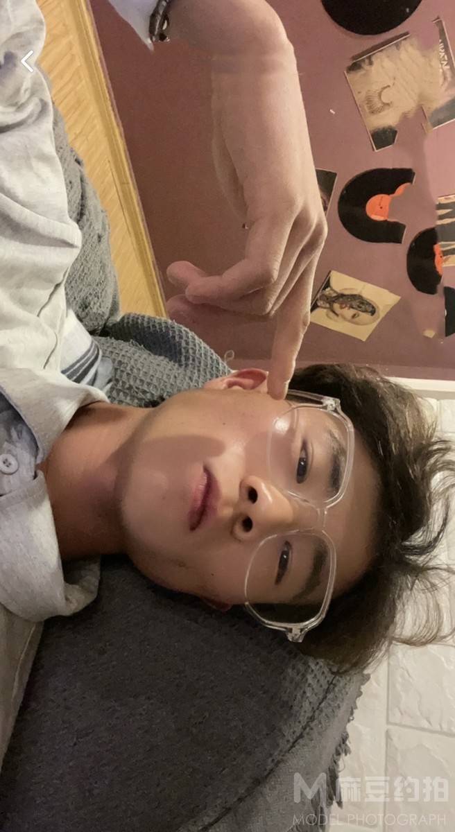黑白模特