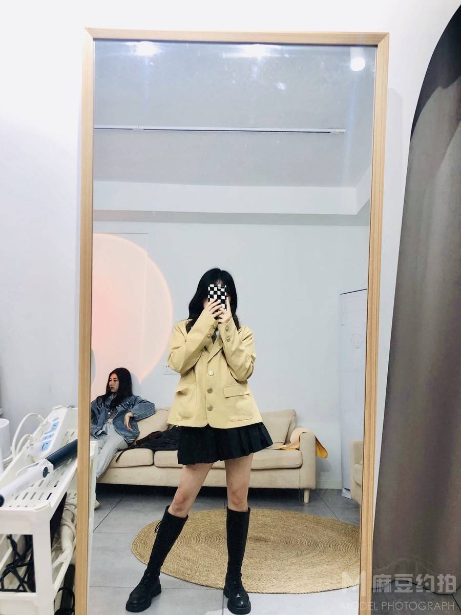 校园模特