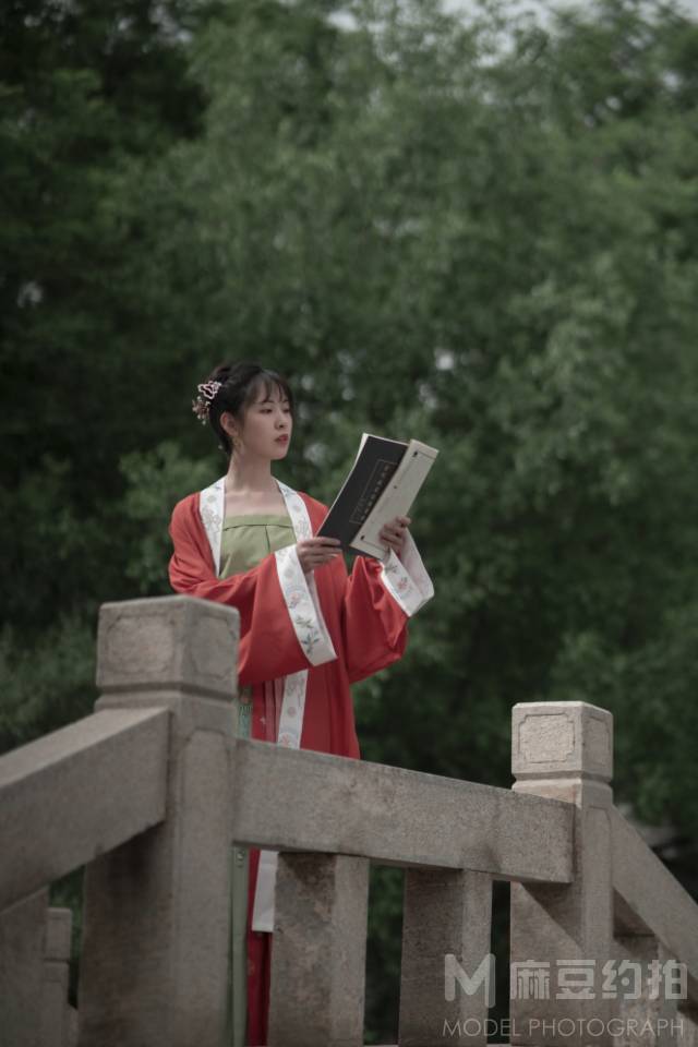 汉服模特