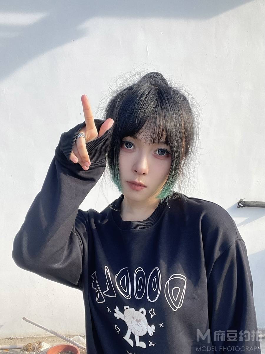 情绪模特