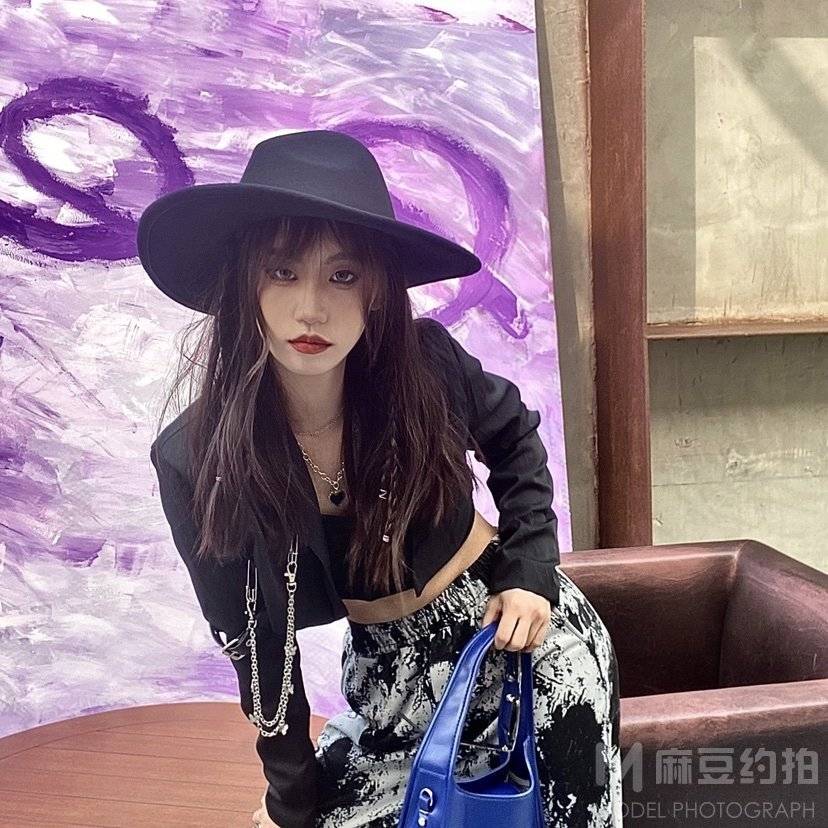 情绪模特