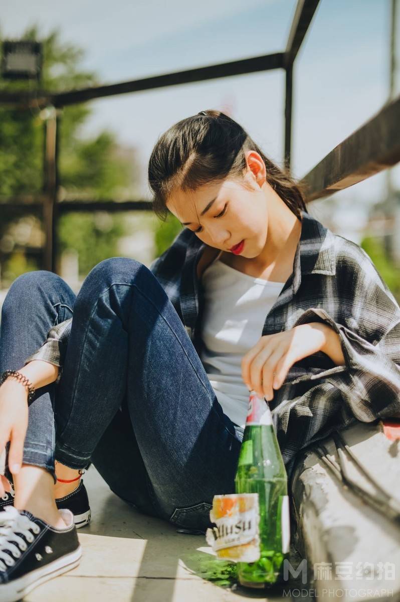 情绪模特