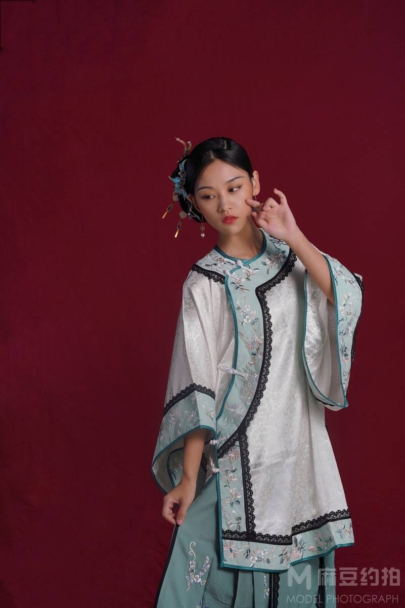 妆容模特