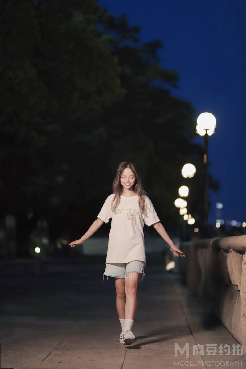 夜景模特