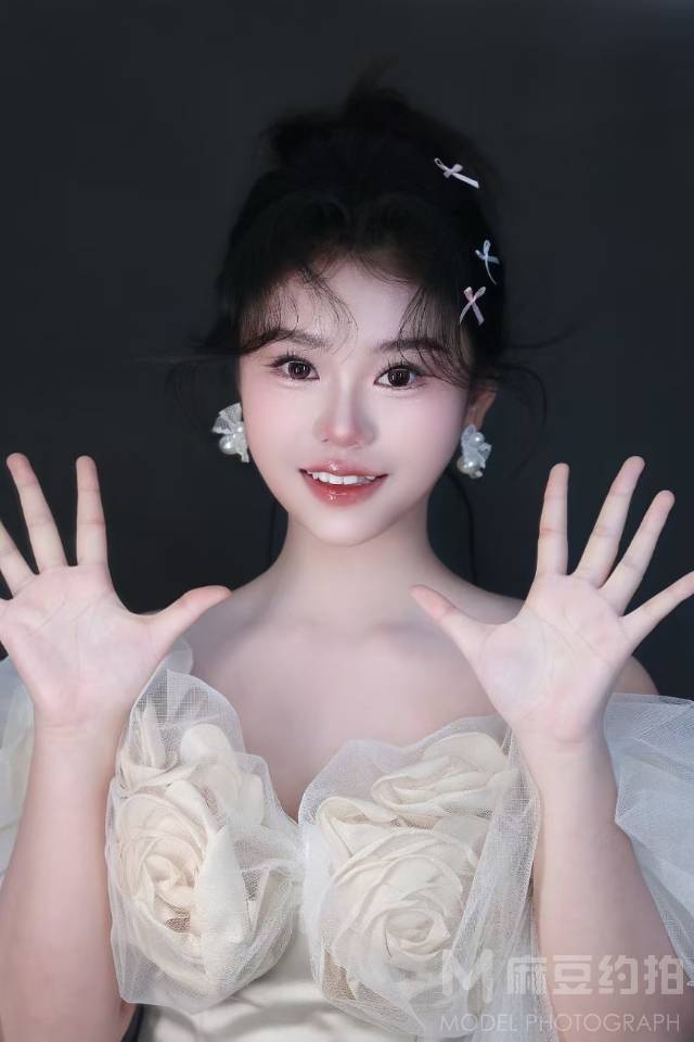 妆容模特