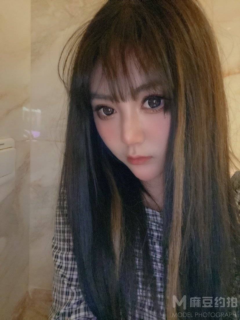 黑白模特