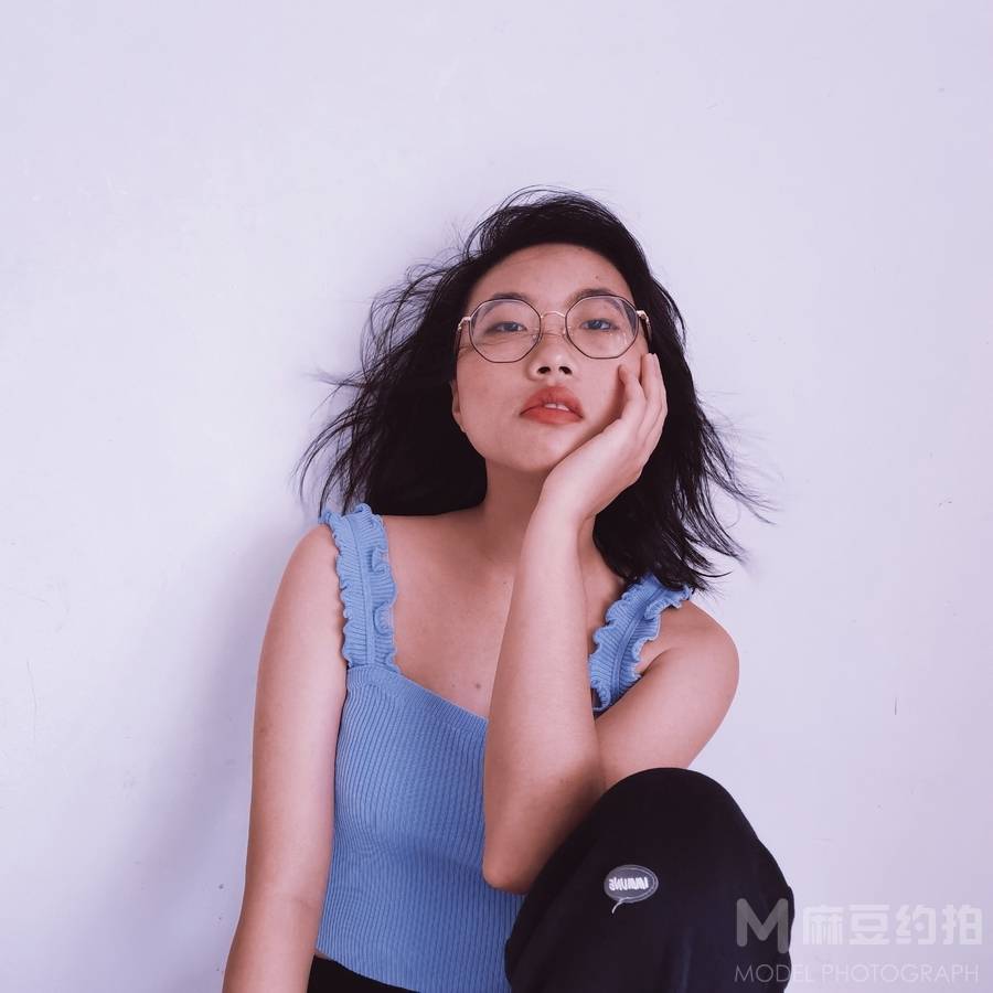 情绪模特