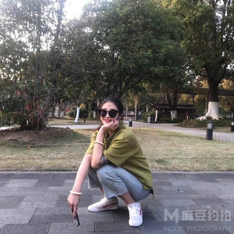 黑白模特
