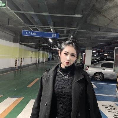 黑白模特