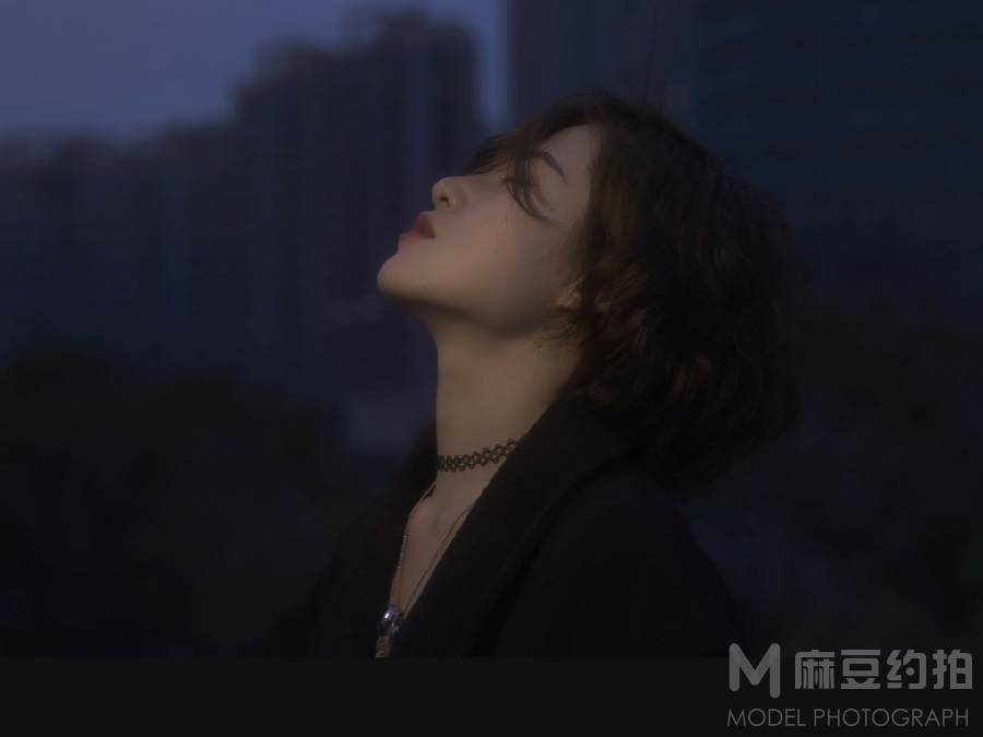 情绪模特