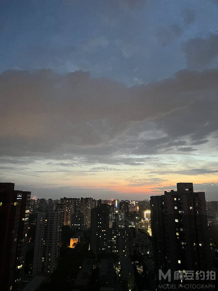 夜景模特