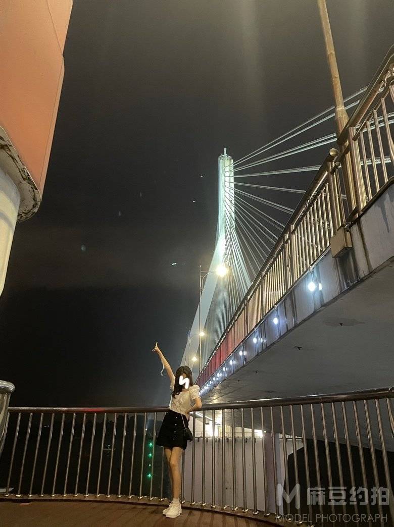 夜景模特