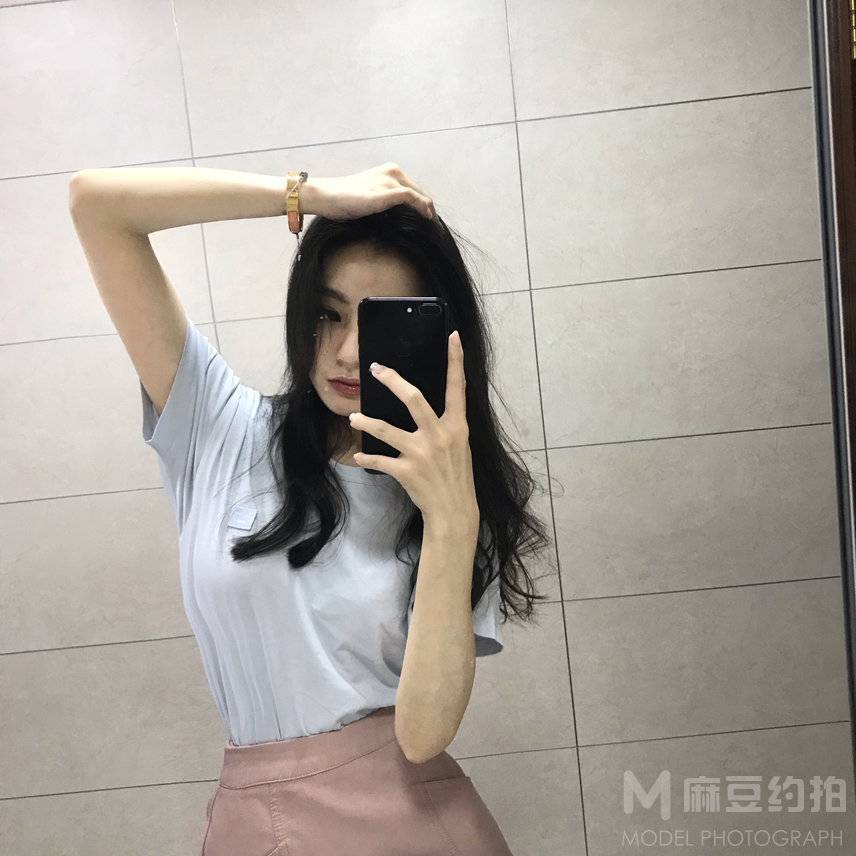 清新模特