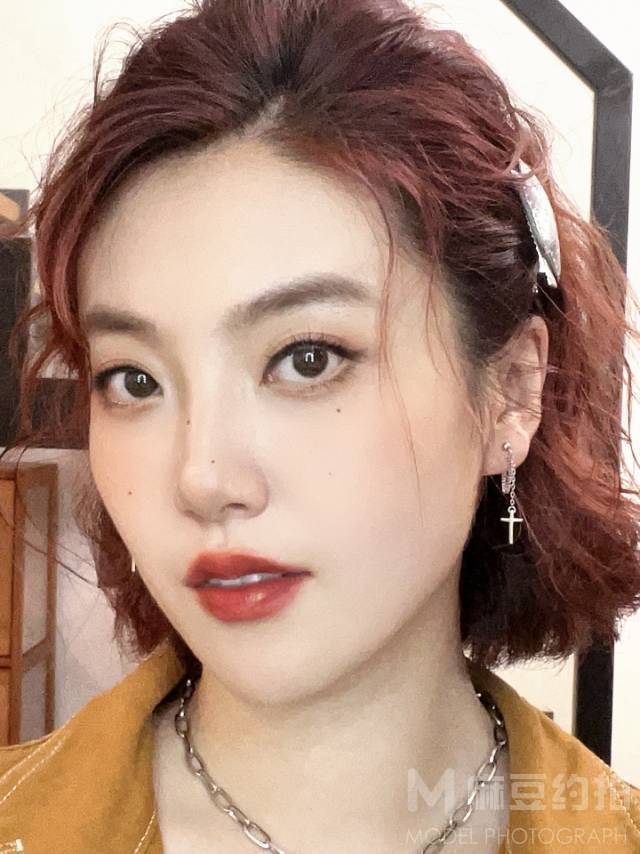 妆容模特