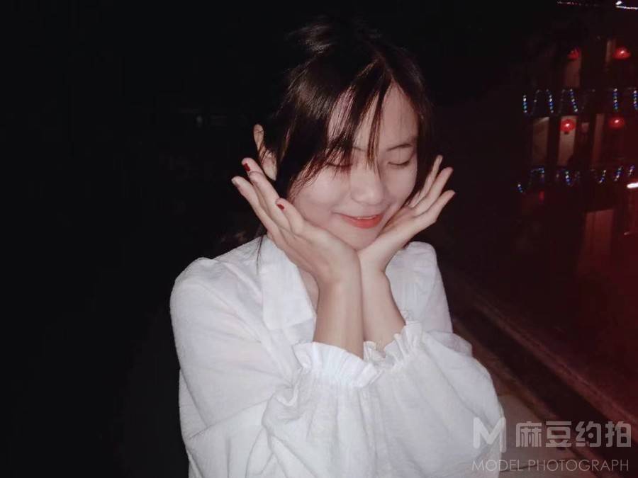 黑白模特