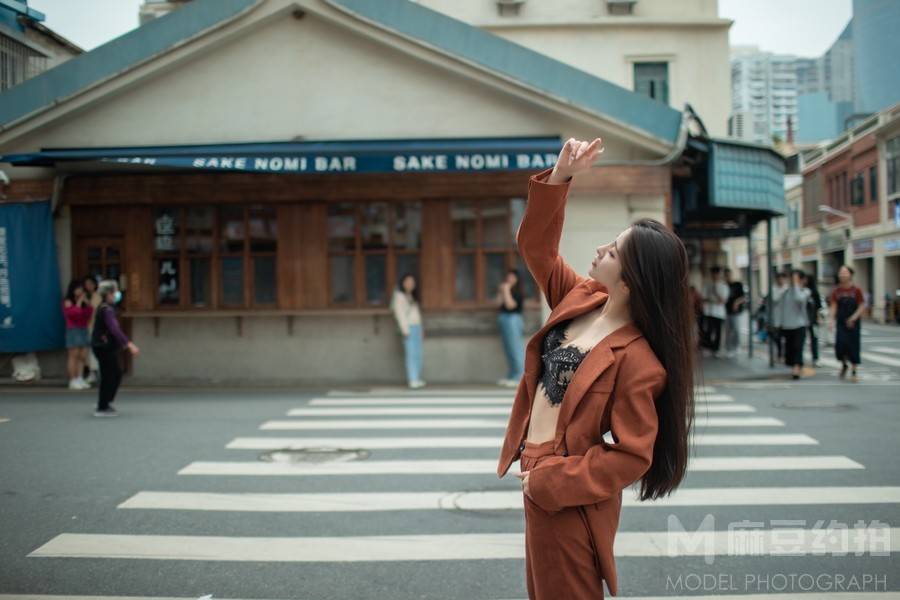 情绪模特