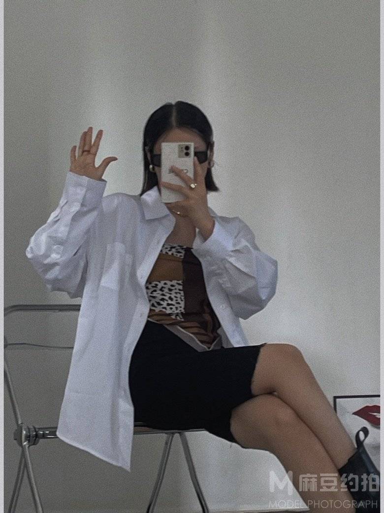 黑白模特