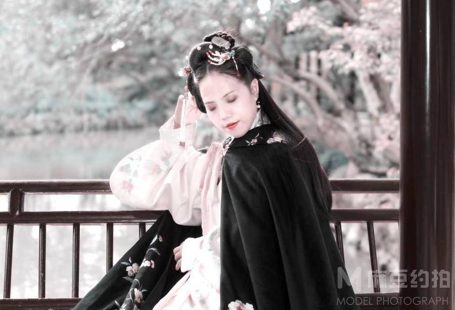 汉服模特