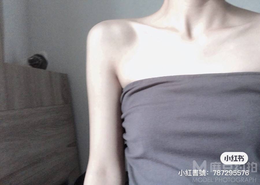 黑白模特