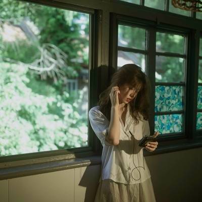 情绪模特