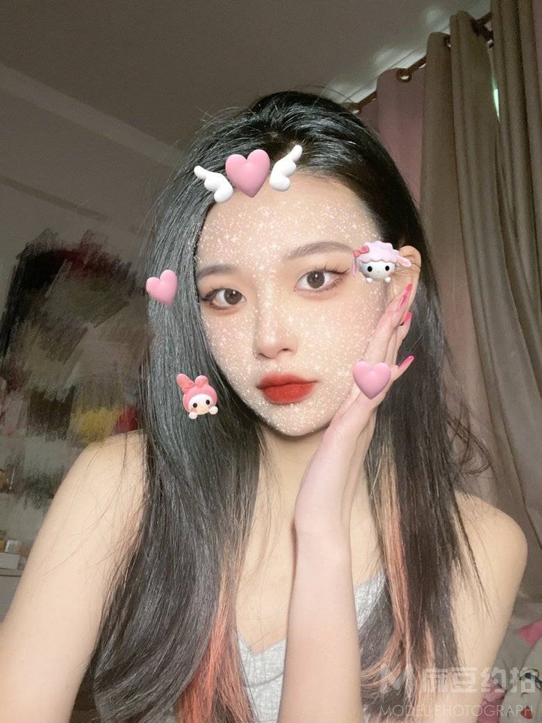 情绪模特