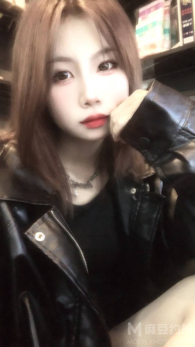 黑白模特