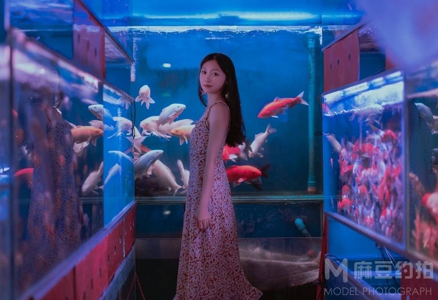 情绪模特