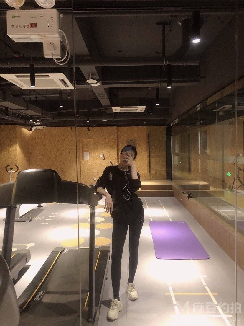 黑白模特