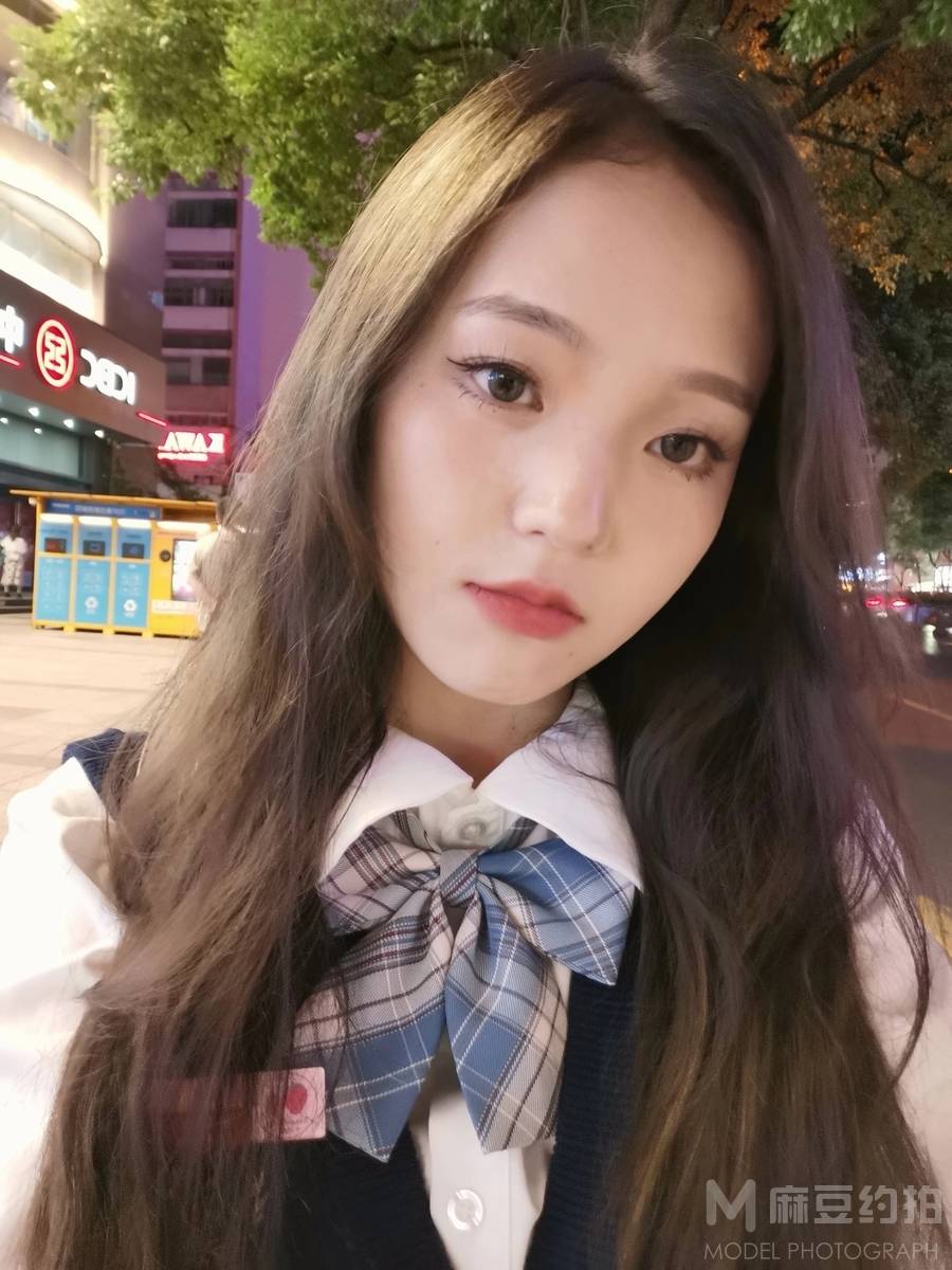 黑白模特