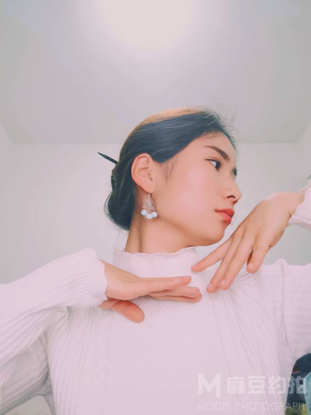 情绪模特