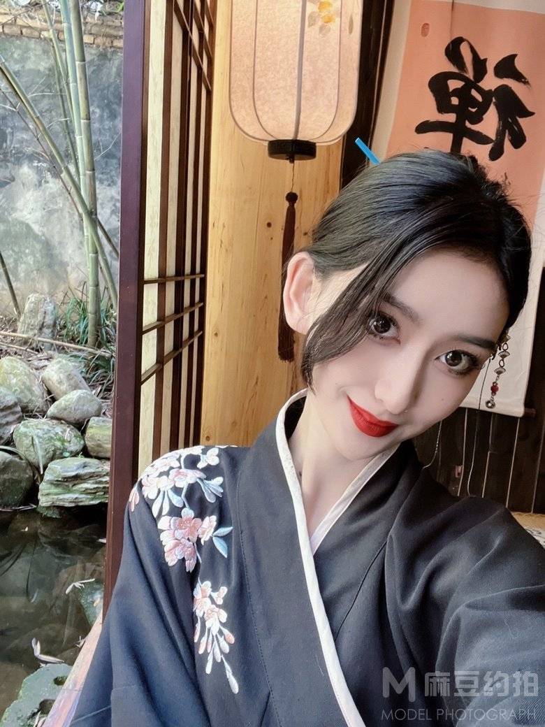 黑白模特