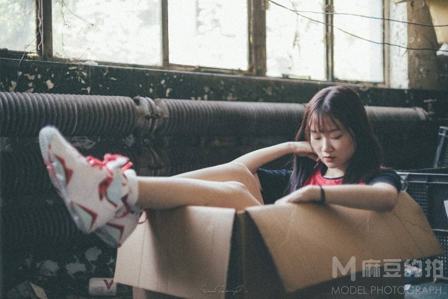 情绪模特
