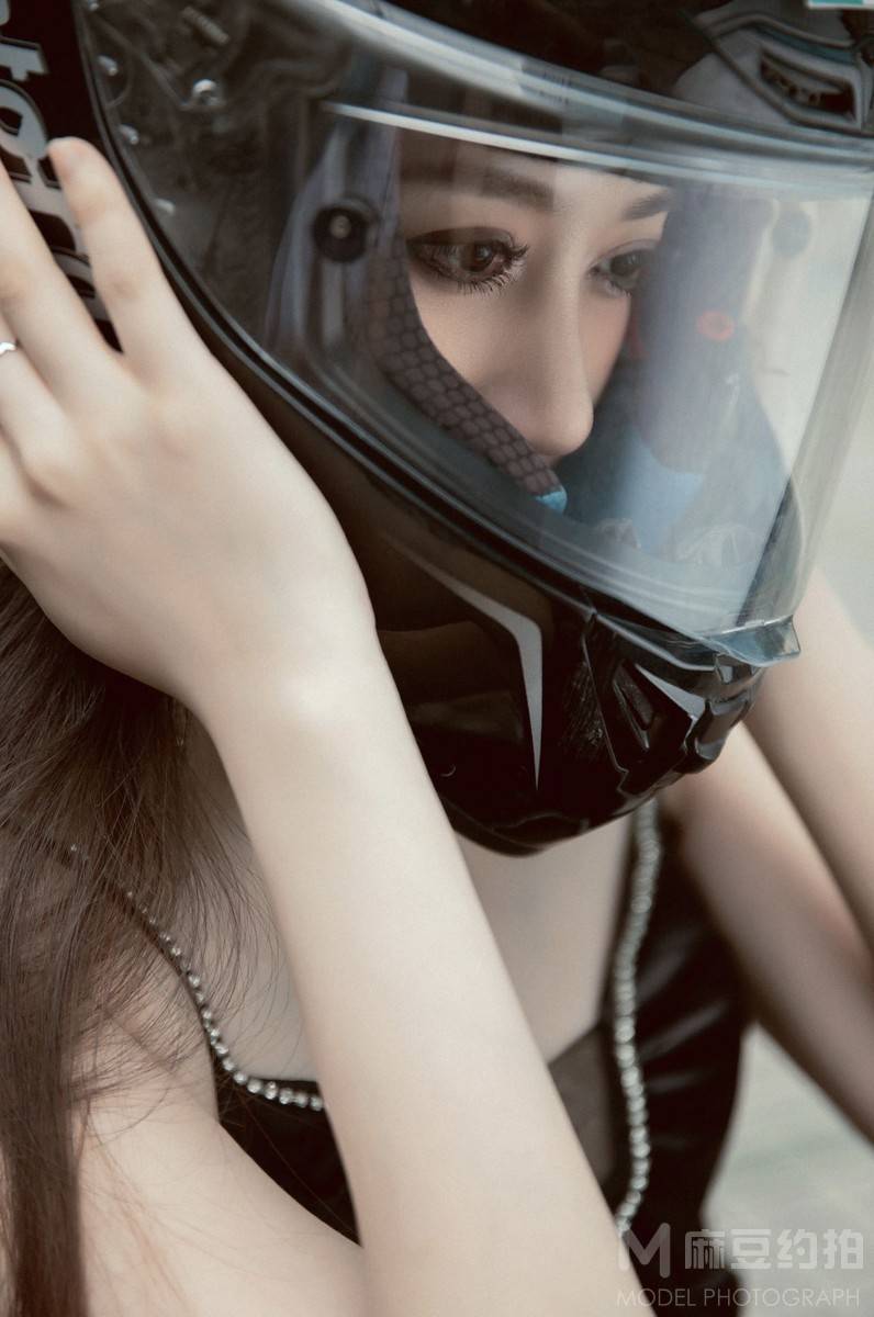 黑白模特