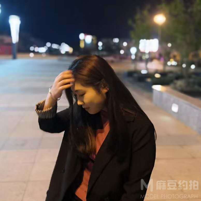 黑白模特