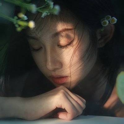 情绪模特