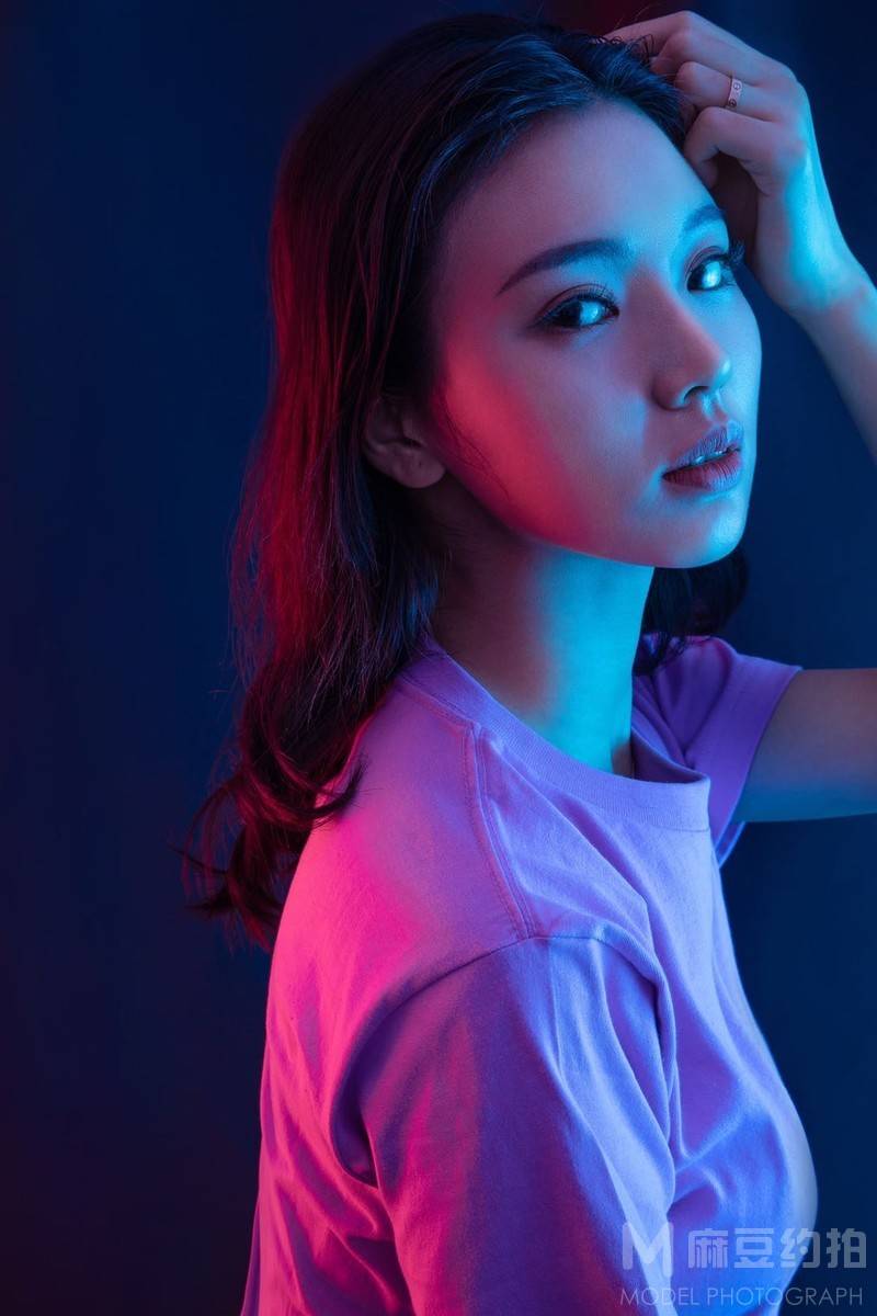 情绪模特