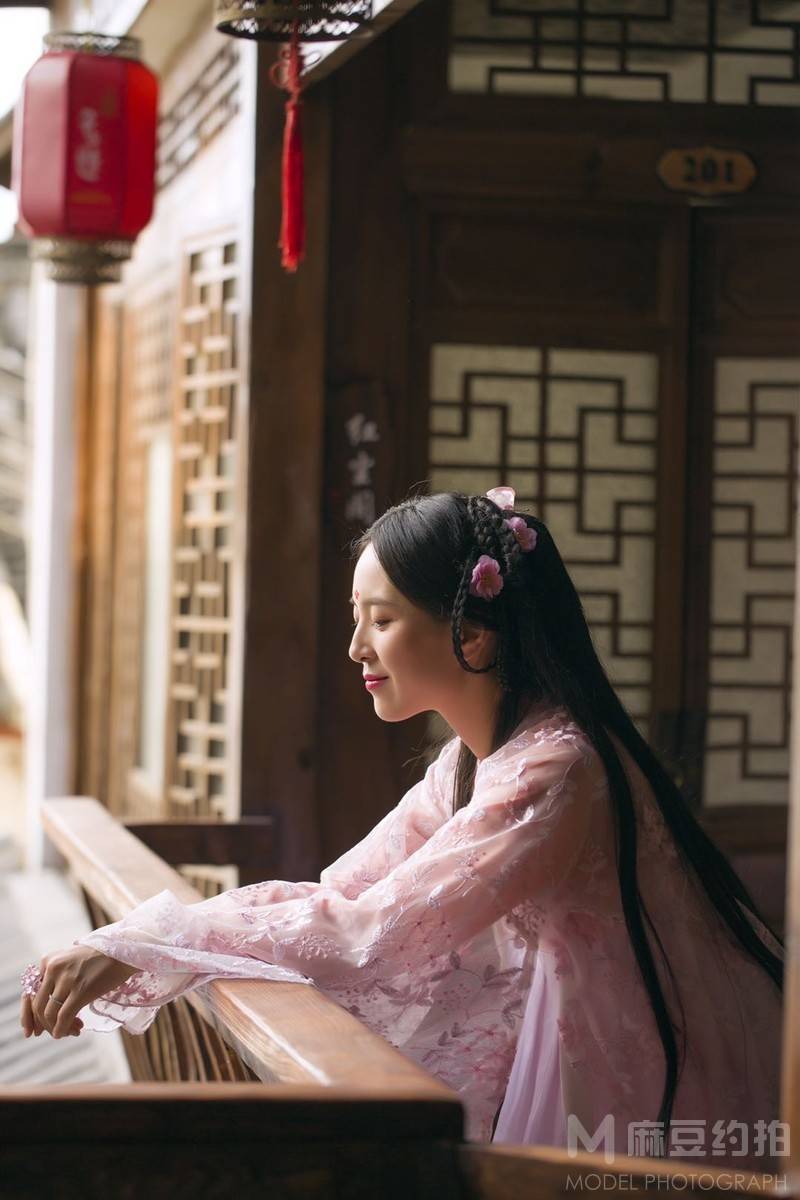汉服模特
