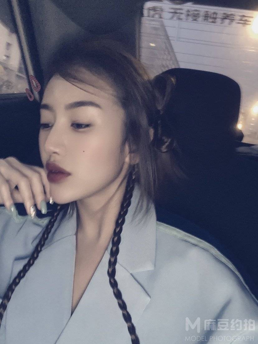 宝丽来模特