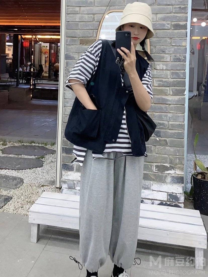 黑白模特