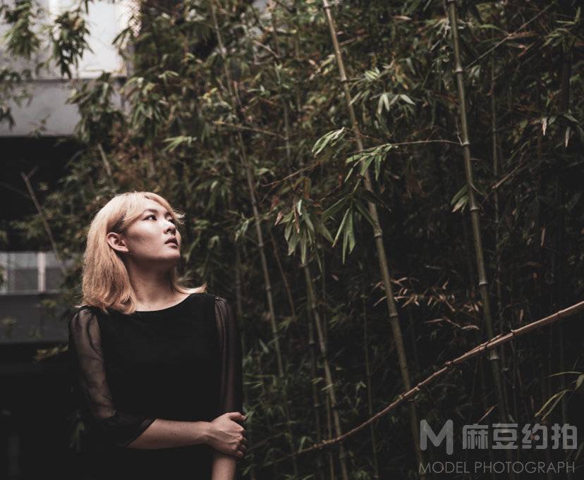 黑白模特