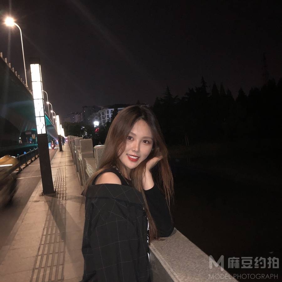 夜景模特