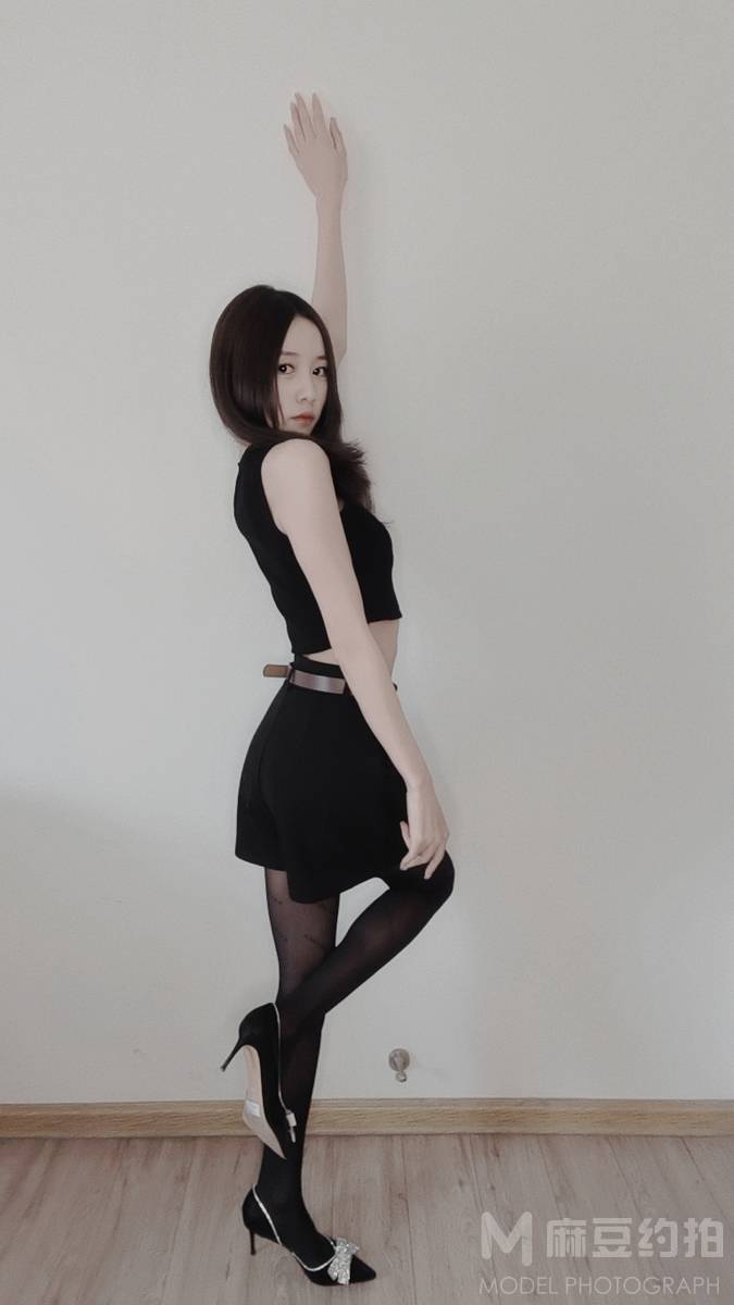 黑白模特