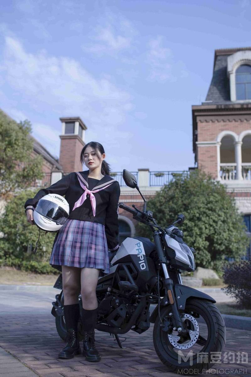 校园模特
