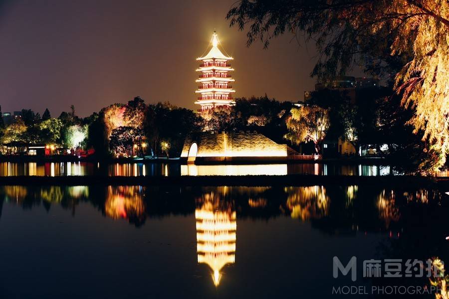 夜景模特