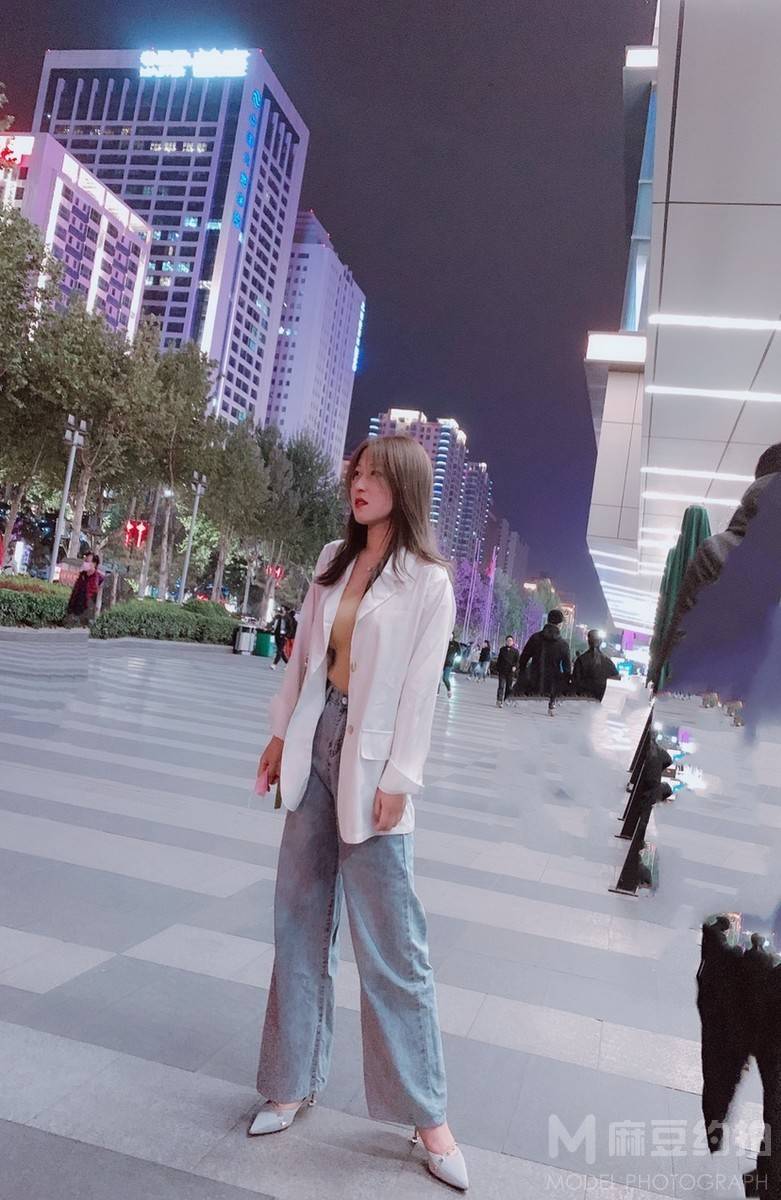 夜景模特