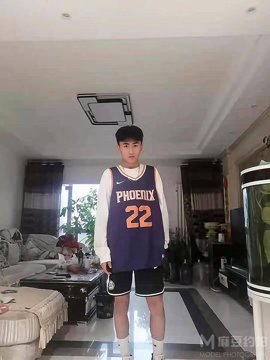 黑白模特