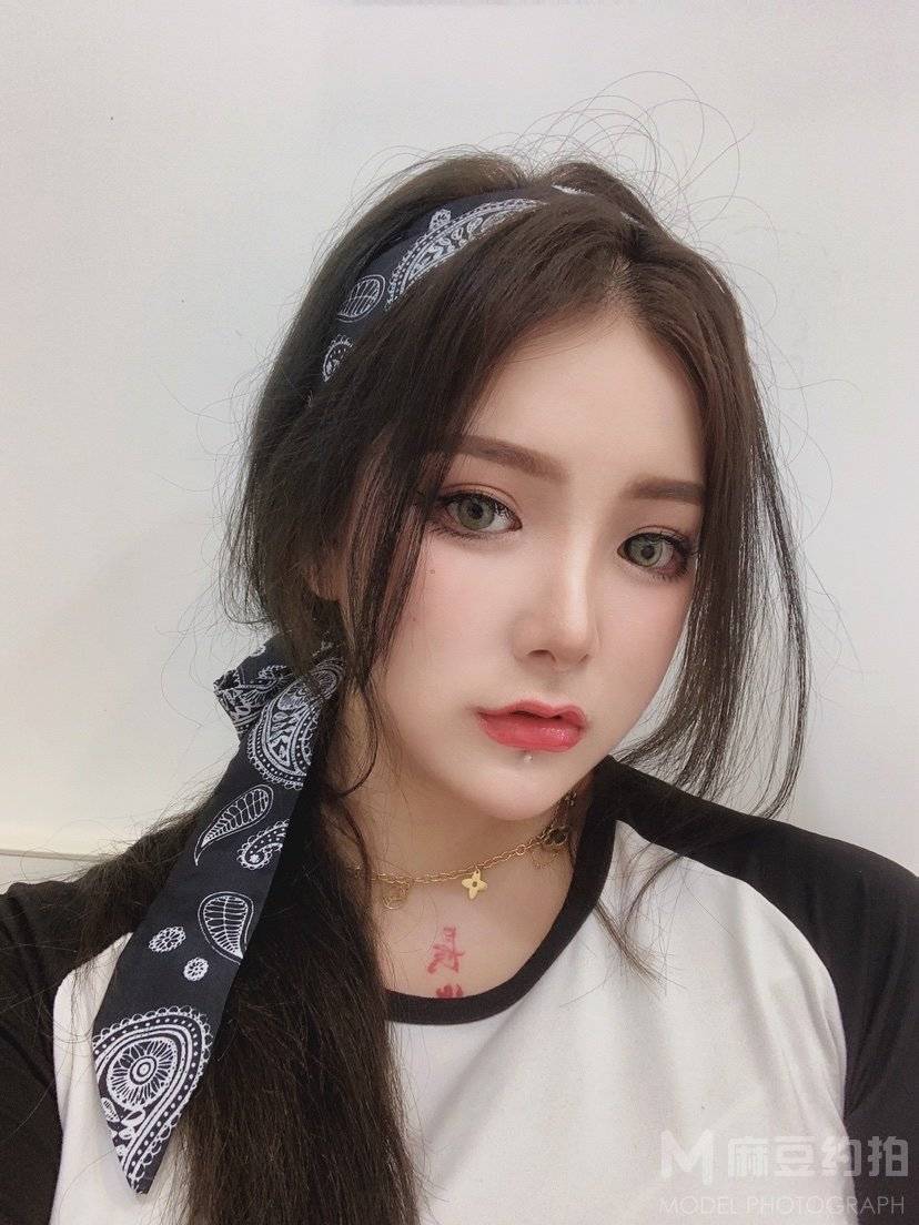 妆容模特