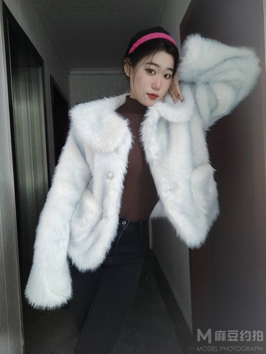 黑白模特
